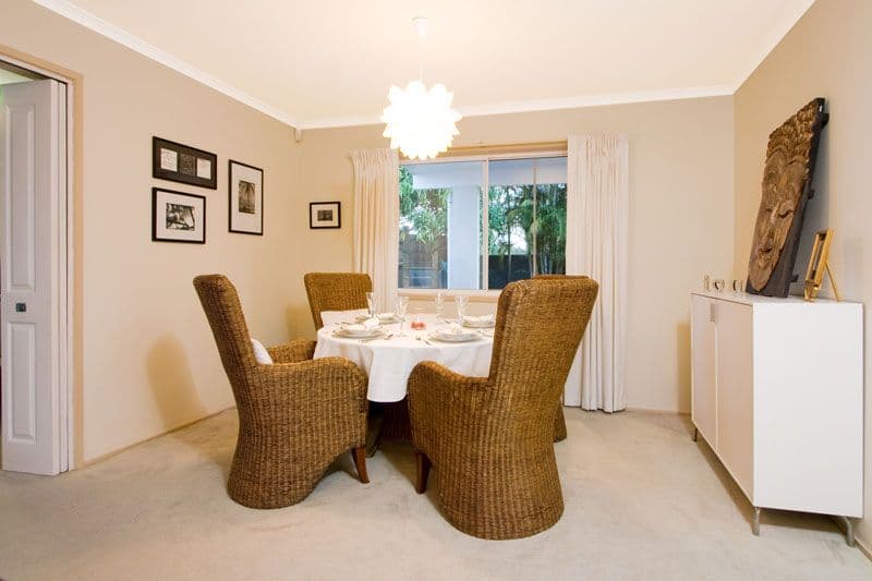 8 Vincent Place, SINNAMON PARK QLD 4073, Sinnamon Park - Thumbnail 4