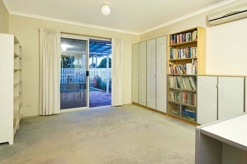 8 Vincent Place, SINNAMON PARK QLD 4073, Sinnamon Park - Thumbnail 5