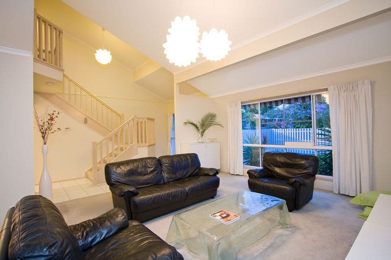 8 Vincent Place, SINNAMON PARK QLD 4073, Sinnamon Park - Thumbnail 2