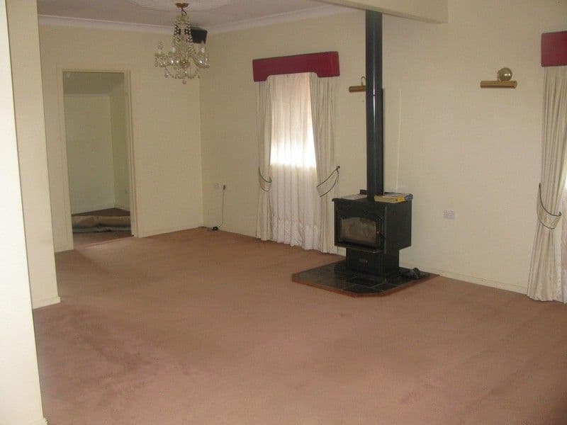 38 South Street, CROWS NEST QLD 4355, Crows Nest - Thumbnail 4