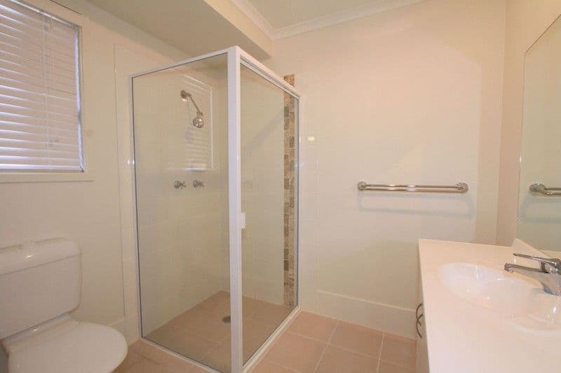 4 Kentia Avenue, MOORE PARK BEACH QLD 4670, Moore Park Beach - Thumbnail 7