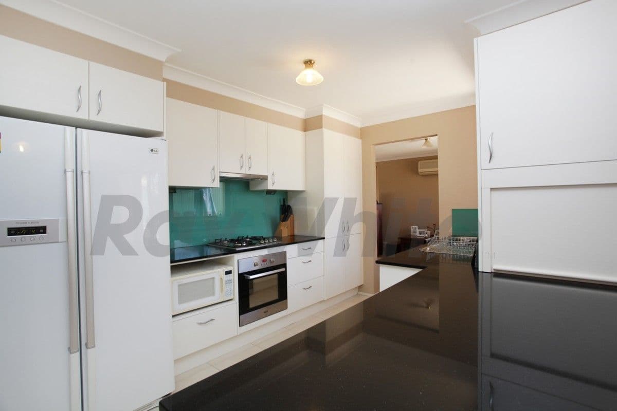5 Condor Place, GLENMORE PARK NSW 2745, Glenmore Park - Thumbnail 3