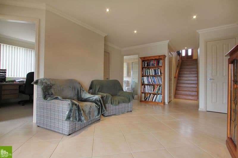 7 Clermont Crescent, ALBION PARK NSW 2527, Albion Park - Thumbnail 4