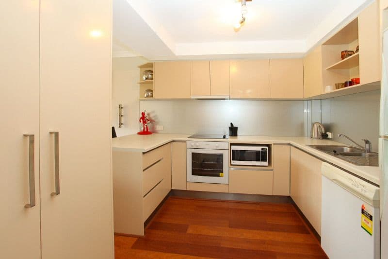 10 'Sunshine Villas', 37 Hooker Boulevard, BROADBEACH WATERS QLD 4218, Broadbeach Waters - Thumbnail 5