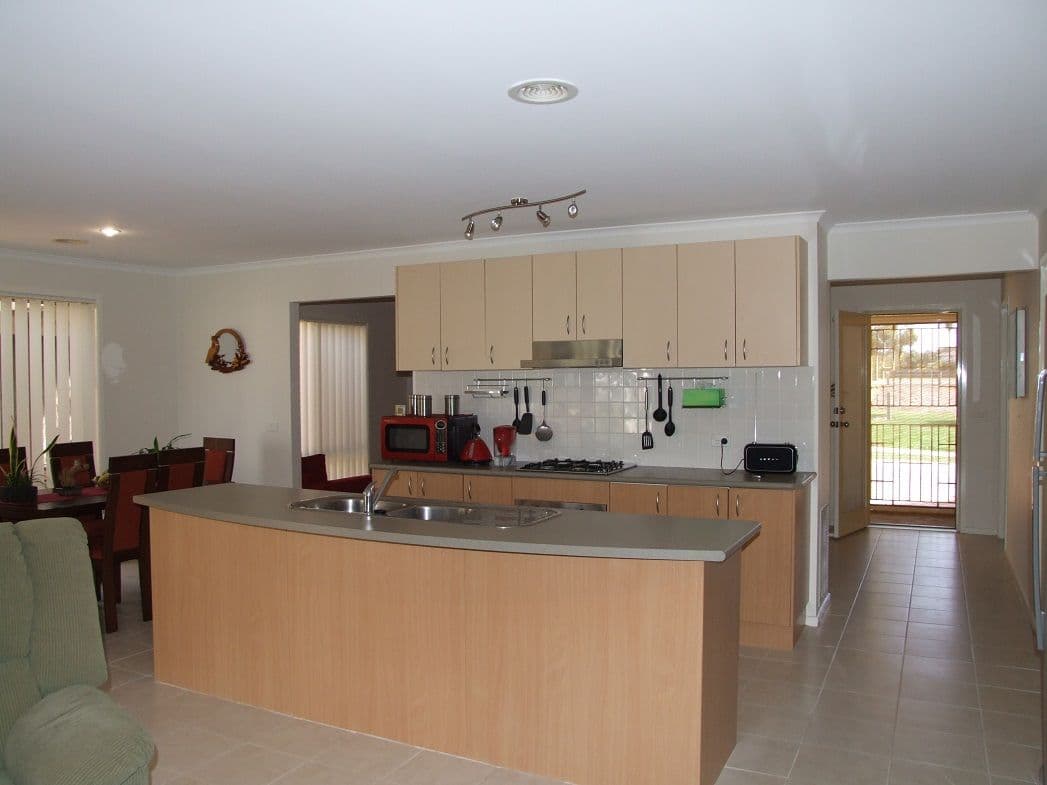 675 High Street, MELTON WEST VIC 3337, Melton West - Thumbnail 2