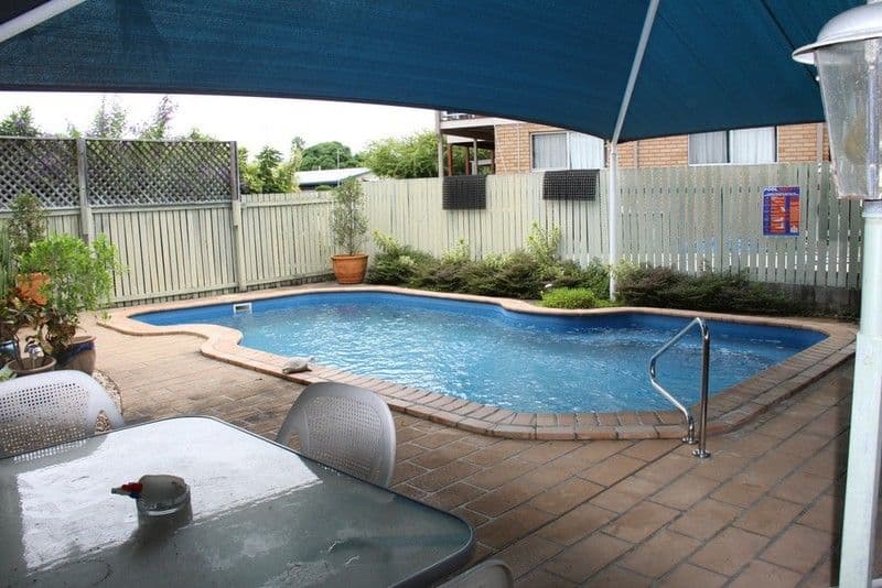 25 Alexander Street, BOYNE ISLAND QLD 4680, Boyne Island - Thumbnail 2
