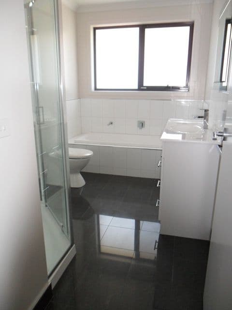 2/18 Tranquil Place, SHEARWATER TAS 7307, Shearwater - Thumbnail 2