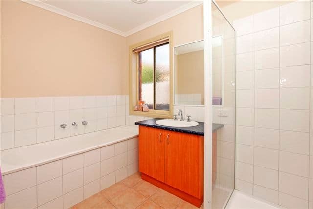 17 Merrivale Place, ROXBURGH PARK VIC 3064, Roxburgh Park - Thumbnail 3