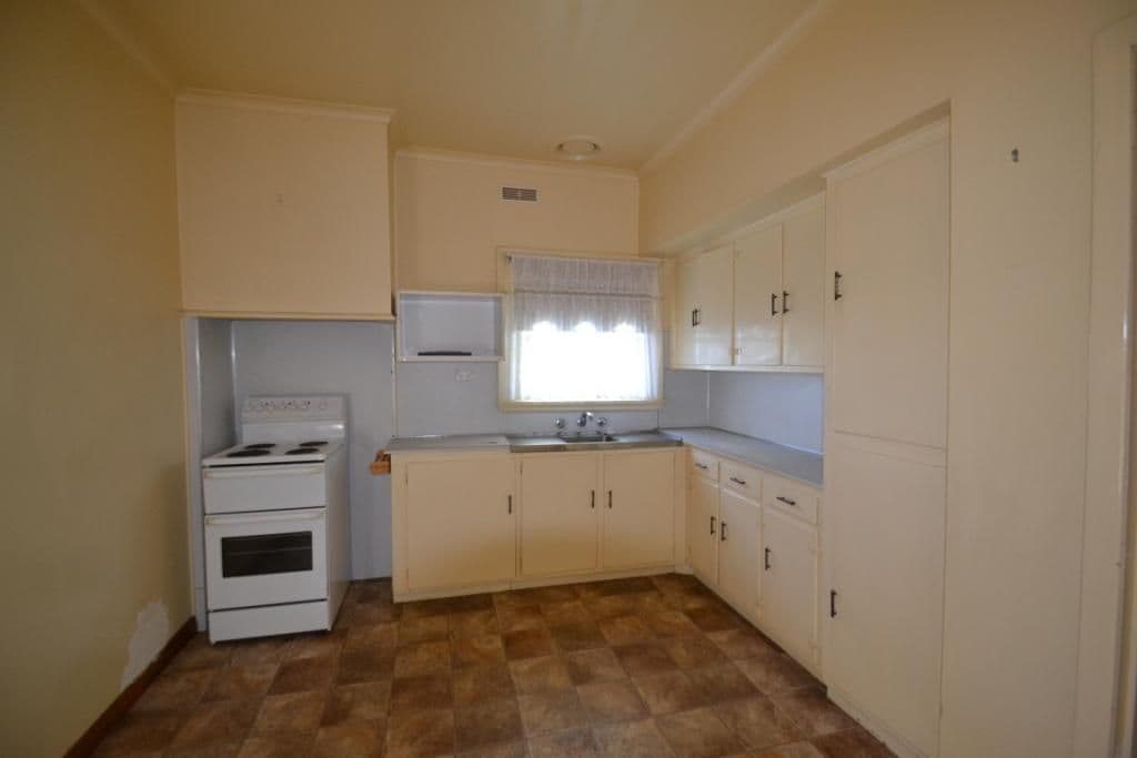 33 Delhi Street, SEYMOUR VIC 3660, Seymour - Thumbnail 2