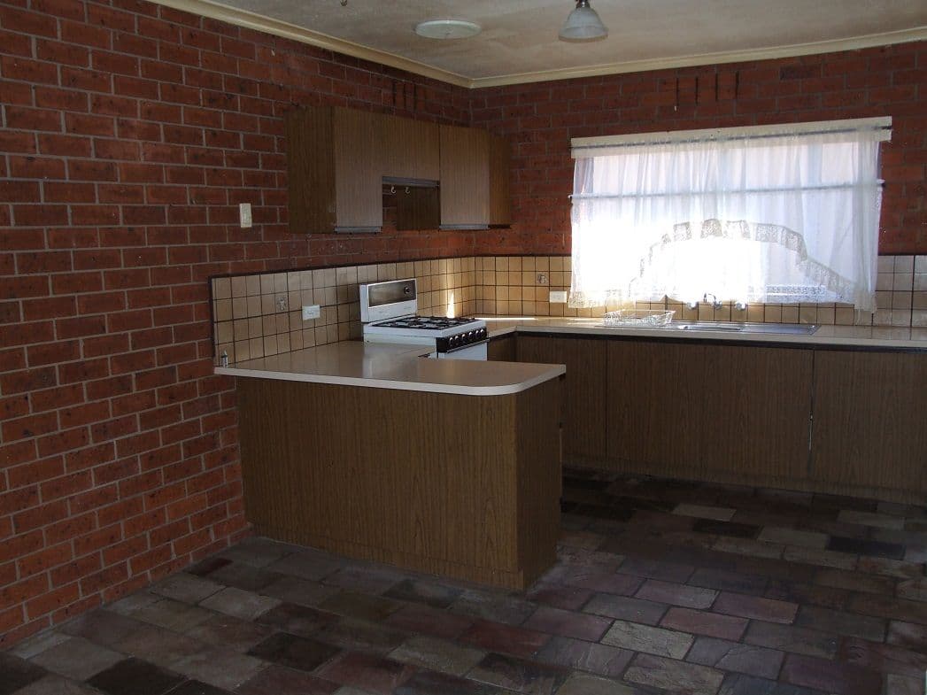 28 Palmerston Street, MELTON VIC 3337, Melton - Thumbnail 2