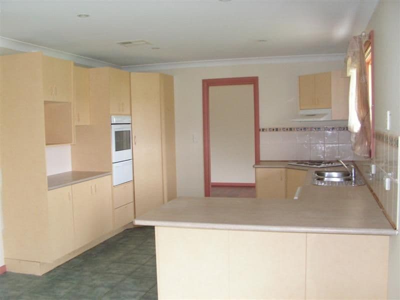 37R Debeaufort Drive, DUBBO NSW 2830, Dubbo - Thumbnail 3