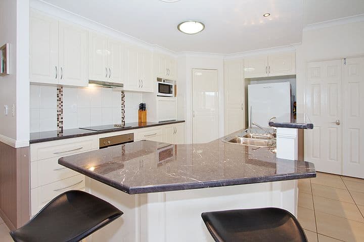 2 Madison Court, GLENVALE QLD 4350, Glenvale - Thumbnail 2