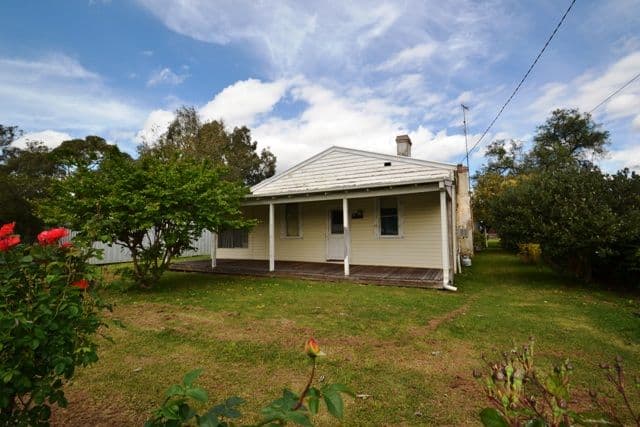 4 Smyth Street, AVENEL VIC 3664, Avenel - Image 1
