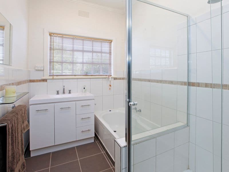 26 Tasman Avenue, BELMONT VIC 3216, Belmont - Thumbnail 6