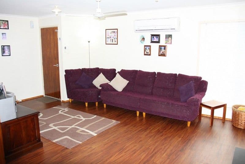 17 Hayes Avenue, BOYNE ISLAND QLD 4680, Boyne Island - Thumbnail 2