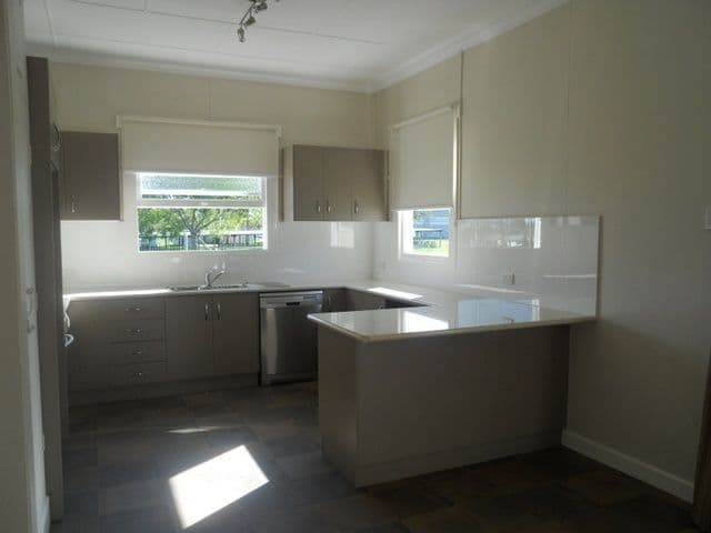 5 Factory Street, PITTSWORTH QLD 4356, Pittsworth - Thumbnail 2