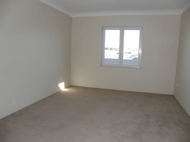 66 Illumba Way, KELSO NSW 2795, Kelso - Thumbnail 5