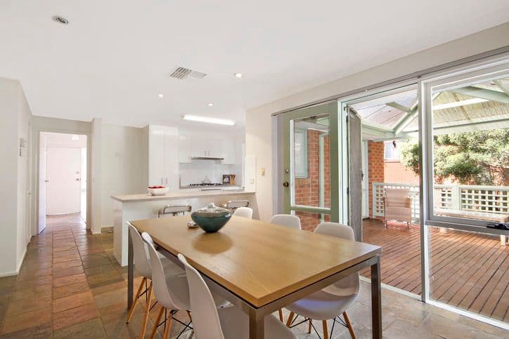 81 Larnoo Drive, DONCASTER EAST VIC 3109, Doncaster East - Thumbnail 3