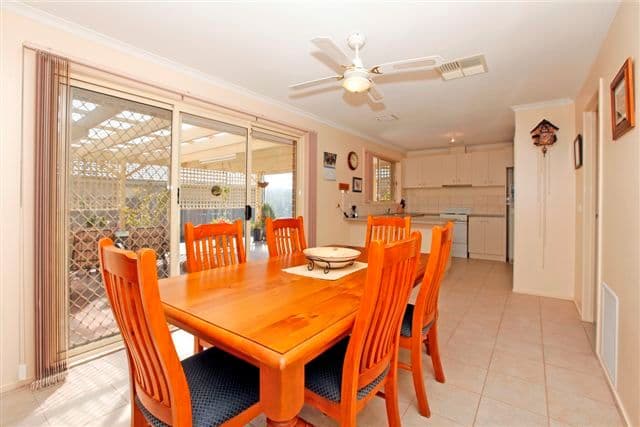 53 Gillingham Crescent, CRAIGIEBURN VIC 3064, Craigieburn - Thumbnail 3