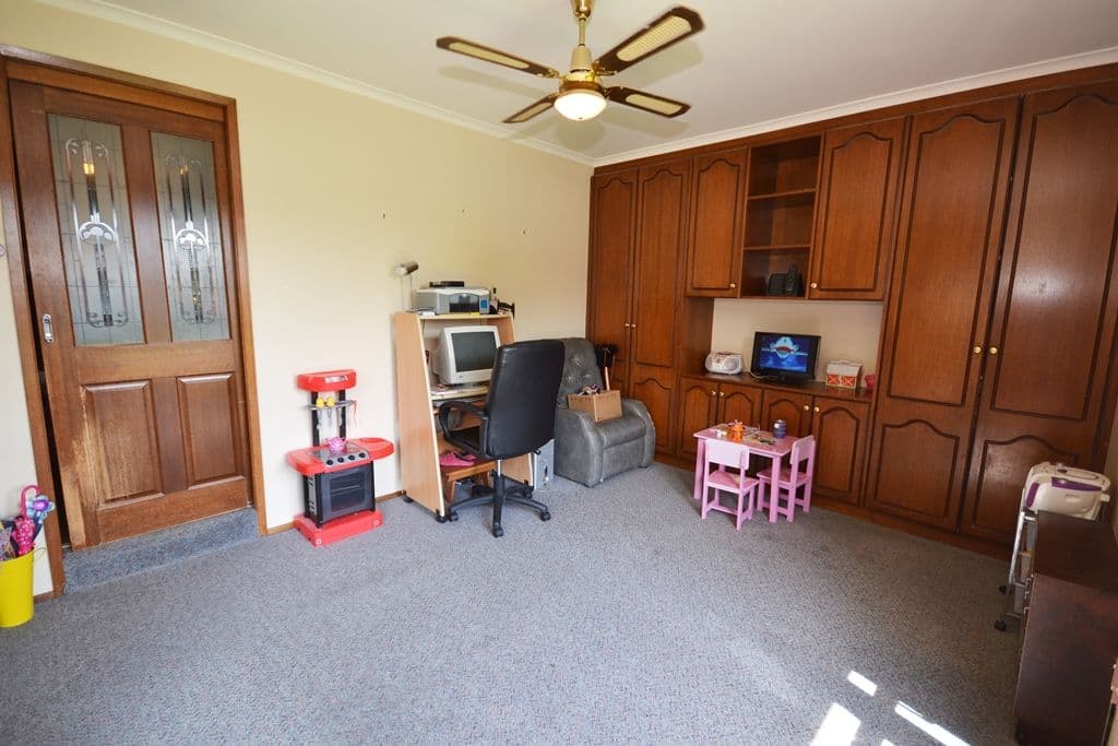 381 Forest Street, WENDOUREE  Victoria  3355, Australia, Wendouree - Thumbnail 3