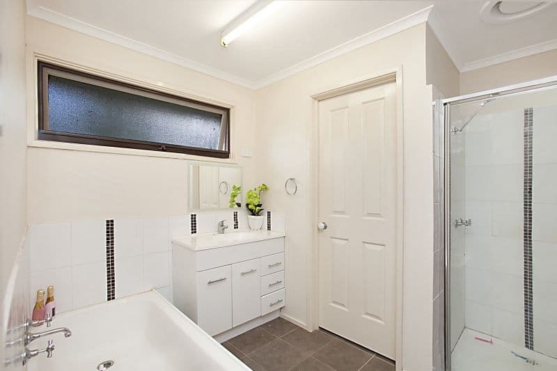14 Warrenwood Close, FERNTREE GULLY VIC 3156, Ferntree Gully - Thumbnail 3
