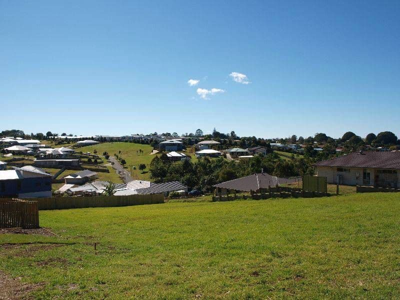 38 Water Gum Crescent, MALENY QLD 4552, Maleny - Thumbnail 4