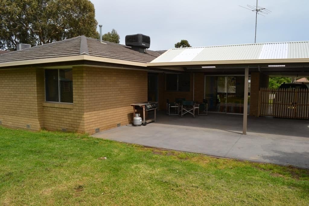 17 Higgins Avenue, SUNBURY VIC 3429, Sunbury - Thumbnail 7