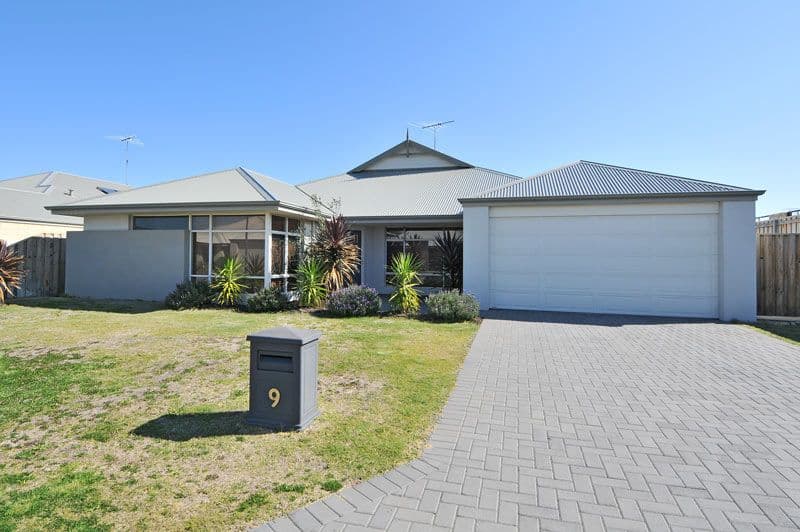 9 Senecio Way, HALLS HEAD WA 6210, Halls Head - Thumbnail 2