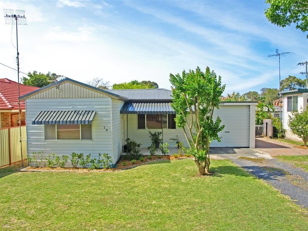 19 Ocean View Road, GOROKAN NSW 2263, Gorokan - Thumbnail 2