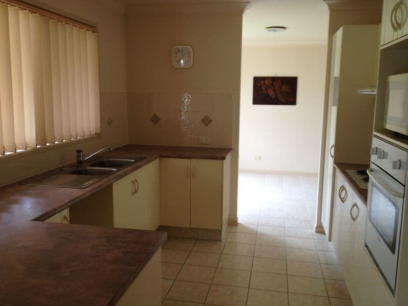 31 Breeana Court, MUDGEERABA QLD 4213, Mudgeeraba - Thumbnail 3