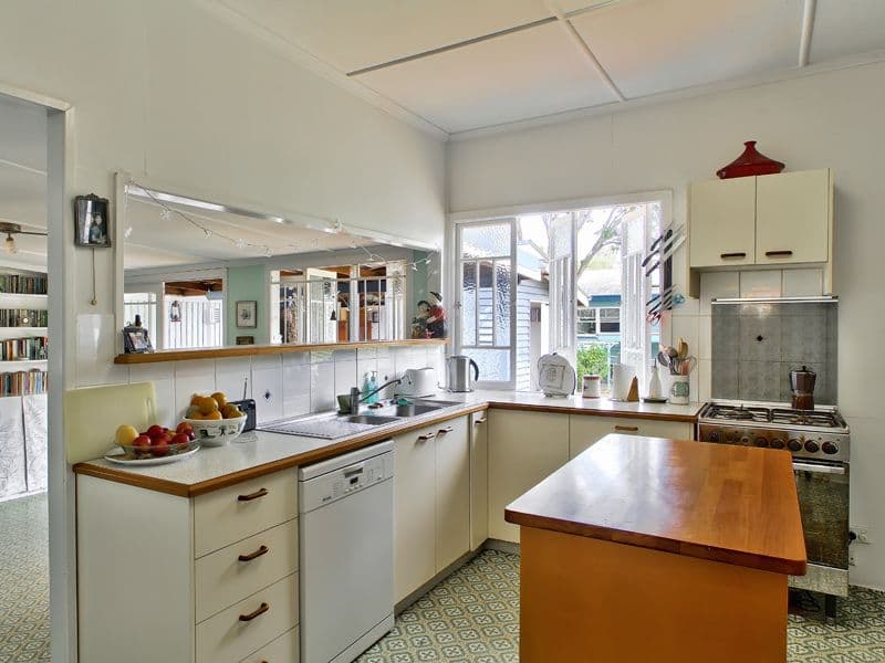 1 Gorban Street, HOLLAND PARK QLD 4121, Holland Park - Thumbnail 4
