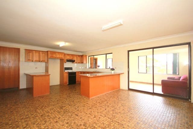 7 Parer Avenue, CONDELL PARK NSW 2200, Condell Park - Thumbnail 4