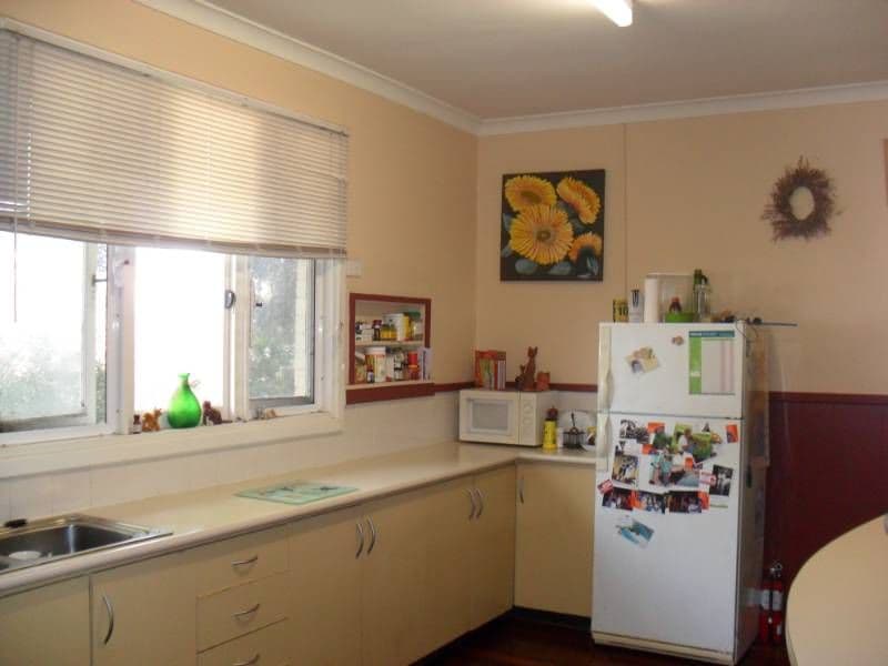 6 Fernhurst Crescent, BALGA WA 6061, Balga - Thumbnail 7