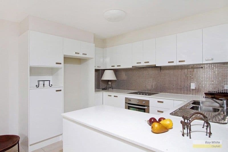 20 Oriel Road, CLAYFIELD QLD 4011, Clayfield - Thumbnail 2