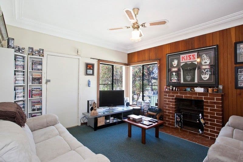 4 First Avenue, JANNALI NSW 2226, Jannali - Thumbnail 2