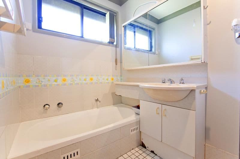 25 Osprey Avenue, GREEN VALLEY NSW 2168, Green Valley - Thumbnail 4