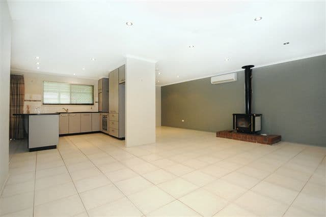 22 Clewley Crescent, RANGEVILLE QLD 4350, Rangeville - Thumbnail 4