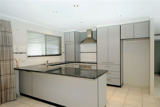 22 Clewley Crescent, RANGEVILLE QLD 4350, Rangeville - Thumbnail 2