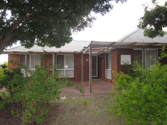 31 Lewis Luxton Avenue, GORDON ACT 2906, Gordon - Image 1