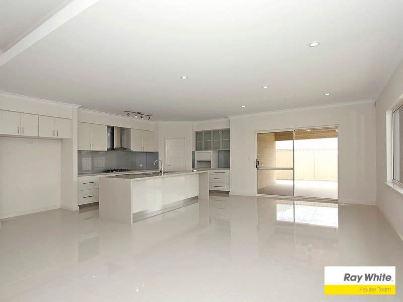 70 Waterfoot Loop, CANNING VALE WA 6155, Canning Vale - Thumbnail 7