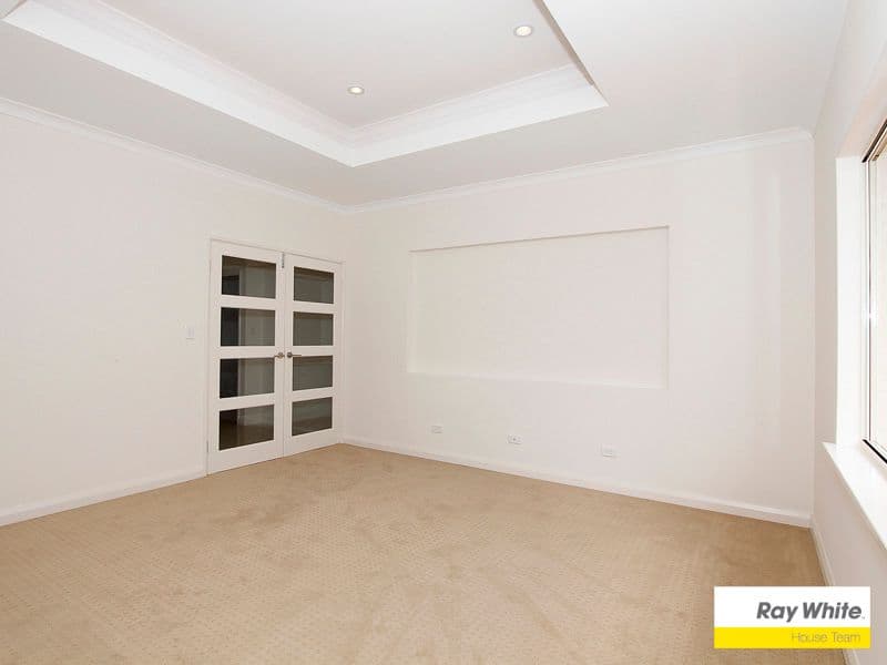 70 Waterfoot Loop, CANNING VALE WA 6155, Canning Vale - Thumbnail 2