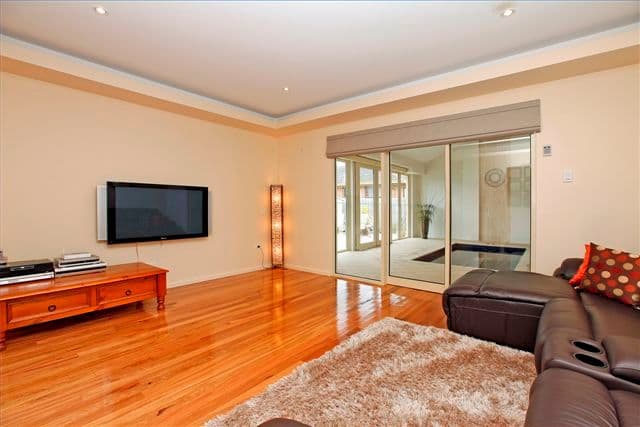 14 Dianne Avenue, CRAIGIEBURN VIC 3064, Craigieburn - Thumbnail 4