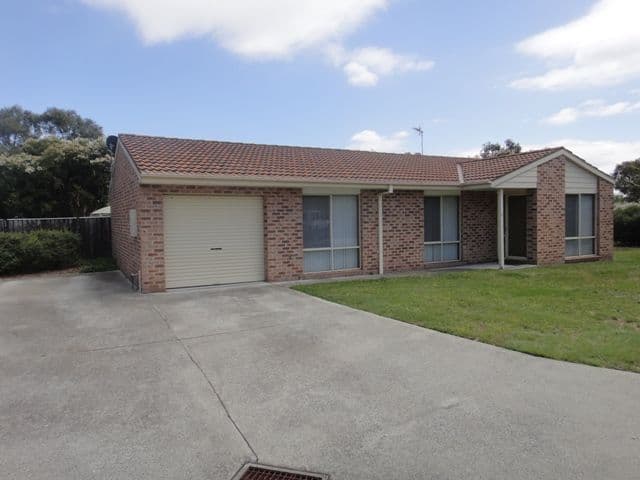 21/41 Ern Florence Crescent, THEODORE ACT 2905, Theodore - Image 1