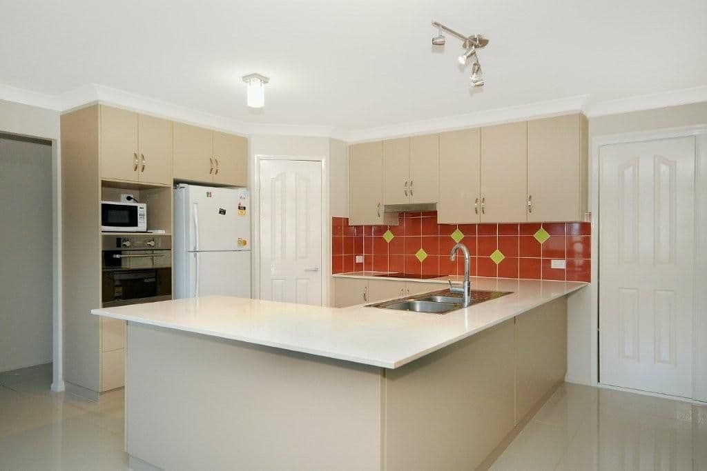11 Tarlington Street, MIDDLE RIDGE QLD 4350, Middle Ridge - Thumbnail 2