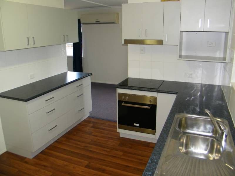 34 Hansen Crescent, GLADSTONE QLD 4680, Gladstone - Thumbnail 5
