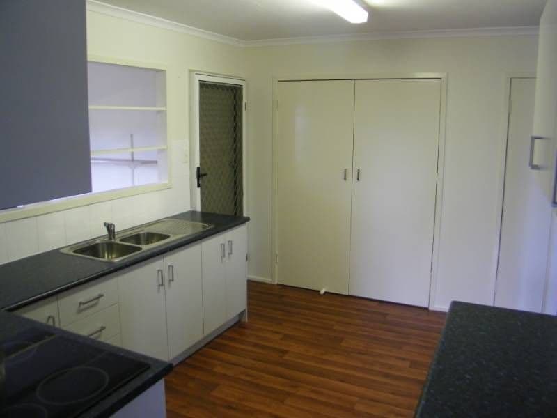 34 Hansen Crescent, GLADSTONE QLD 4680, Gladstone - Thumbnail 4