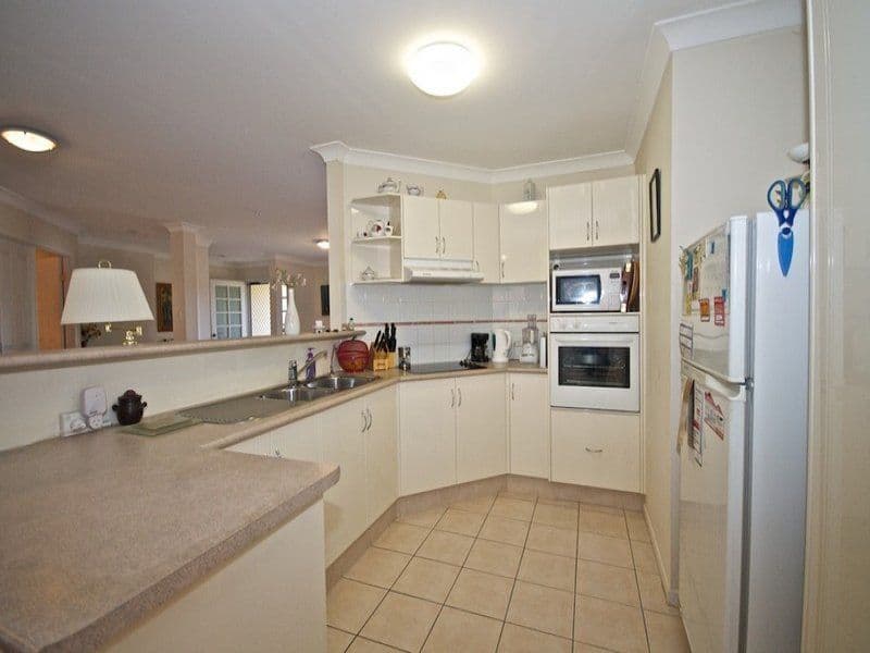 27 Christina Ryan Way, ARUNDEL QLD 4214, Arundel - Thumbnail 7