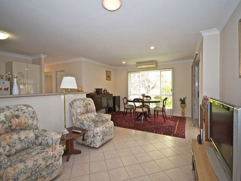 27 Christina Ryan Way, ARUNDEL QLD 4214, Arundel - Thumbnail 3