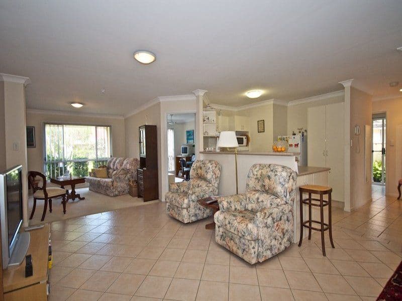 27 Christina Ryan Way, ARUNDEL QLD 4214, Arundel - Thumbnail 8