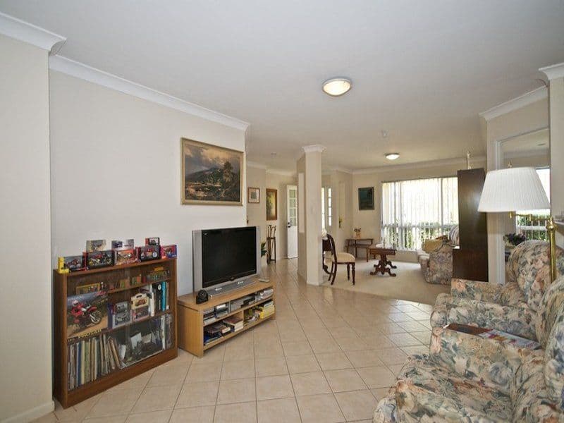 27 Christina Ryan Way, ARUNDEL QLD 4214, Arundel - Thumbnail 4